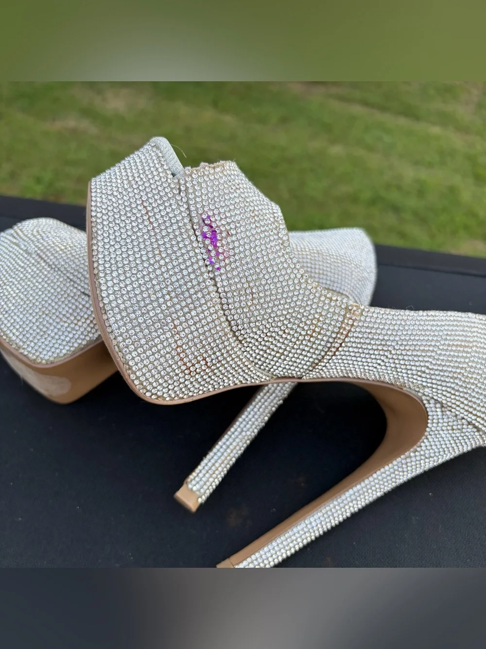 Steve Madden Silver Crystal Peep-Toe Platform Heels Sz 6 see pics for condition